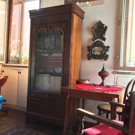 Room For Rent In An Ancient Palace In Rome Trastevere * Roma