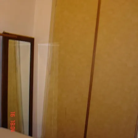 Room For Rent In An Ancient Palace In Rome Trastevere Quarto em Acomodações Particulares *