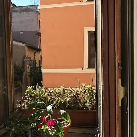 Room For Rent In An Ancient Palace In Rome Trastevere Quarto em Acomodações Particulares *